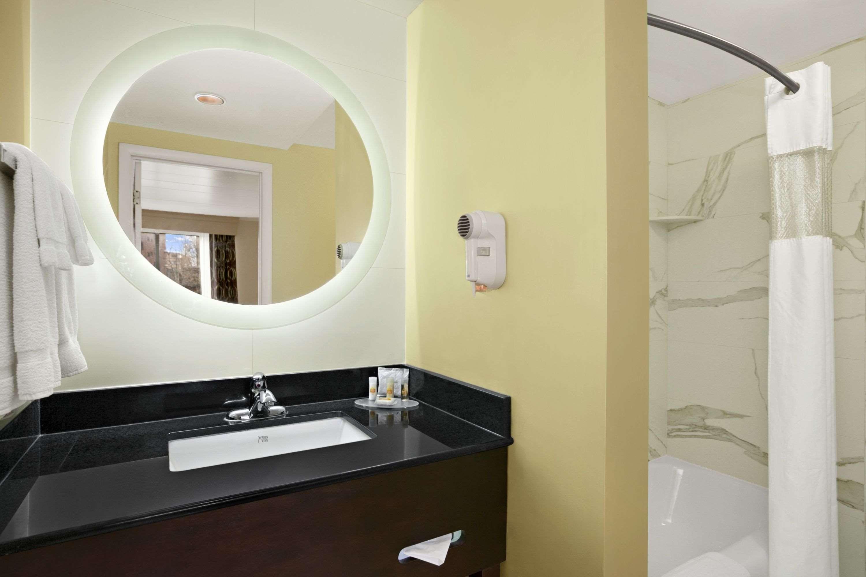 Days Inn By Wyndham Penn State State College Esterno foto