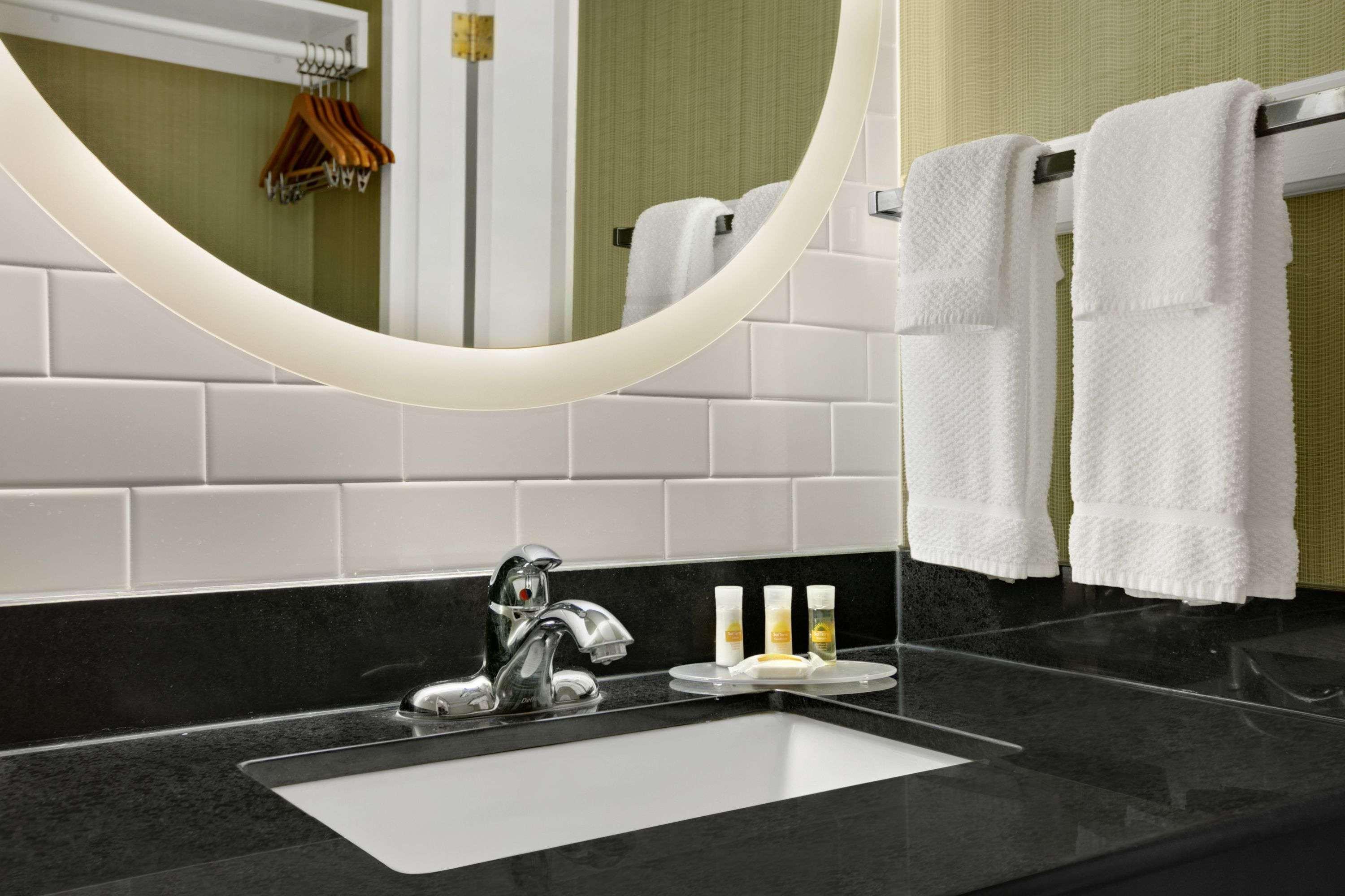 Days Inn By Wyndham Penn State State College Esterno foto