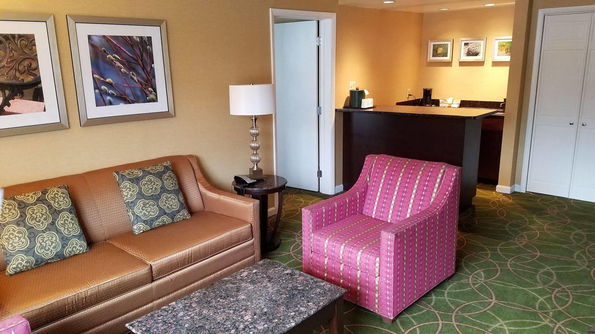 Days Inn By Wyndham Penn State State College Esterno foto